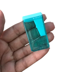 APONTADOR TRANSPARENTE COLORIDO (LEO&LEO) - 1 UNIDADE