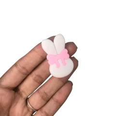 APLIQUE COELHO BRANCO DE LACINHO EMBORRACHADO - 1 UNIDADE - comprar online