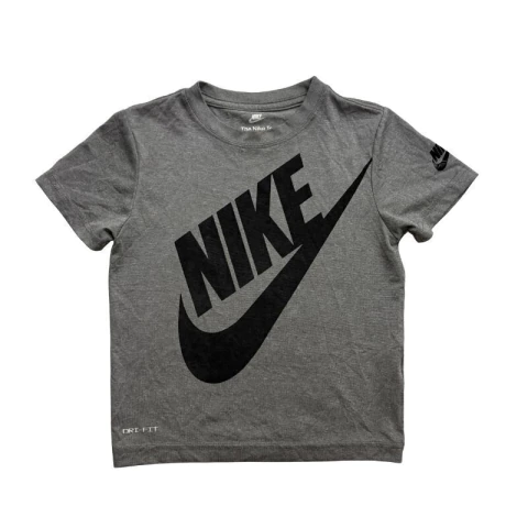 Remera deportiva Nike 6-7 años (36376)