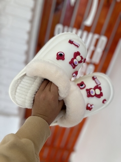 PANTUS OLIVIA CON PINS Y CUBRETALON-OSO LOTSO en internet