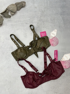 Bikini Hanna By Mumbai en internet
