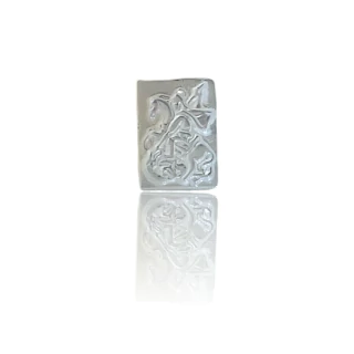 Medalha retangular de São Jorge, 8x11mm, com detalhe do cavaleiro e dragão em relevo para montagem de joias- Pedras Entremeios