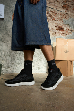 Retro Runner [ Tunes ] Black - comprar online