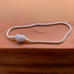 Pulseira Berloques Coração Cravejado + Escrito Pandora 19 (19cm) - comprar online