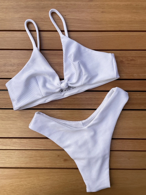 Top Nozinho Canelado com Calcinha Asa Delta Semi Fio - Branco na internet