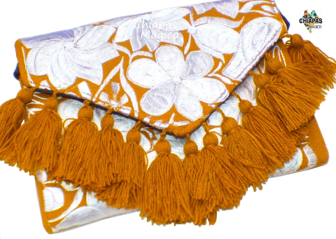 Carterón "Flores" con Pompones (Mostaza/Blanco)