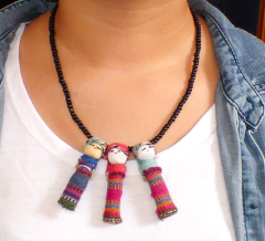 Collares de chaquira con muñequitas quitapenas - comprar en línea