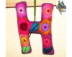 Letra Bordada a mano -H- (13 cm) (copia) en internet