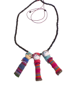 Collares de chaquira con muñequitas quitapenas