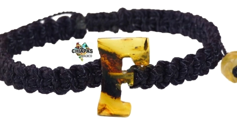 Pulsera Tejida Con Inicial De Ámbar "F"