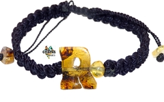 Pulsera Tejida Con Inicial De Ámbar "R"