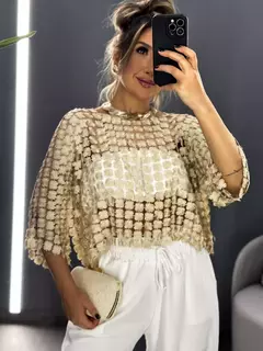 Blusa Trama Floral na internet