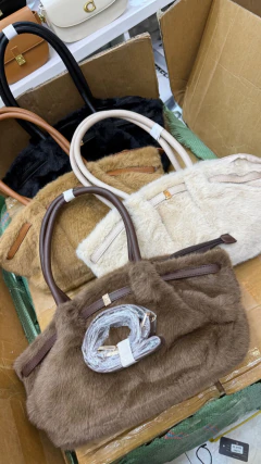 Bolsa Feminina de Pelo Sintético Premium – Elegância e Conforto - Dress It Up! Store