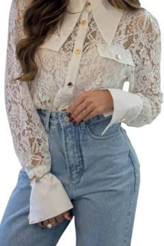 Camisa Renda Botões Dourados