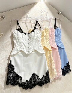 Conjunto Blusa Corset Renda e Saia - loja online