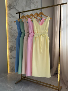 Vestido Midi com Decote V e Faixa para Amarração - Dress It Up! Store