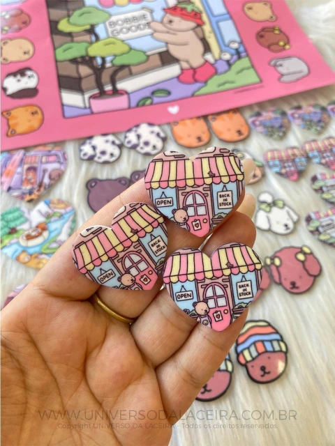 Aplique em acrílico coração tema Bobbie Goods o par - comprar online