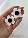 Flor de Camélia em Acrílico Branco - O Par