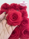 Flor de Voil Cereja - Elegância em 3 Opções de Tamanhos