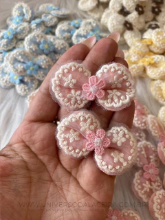 Laço de Renda Bordada Rosa Bebê o par