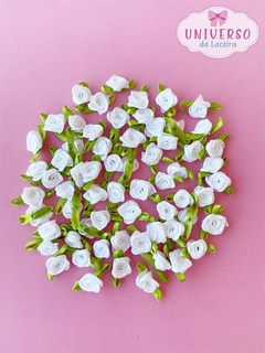 FLOR DE ROCOCÓ BRANCA 10 À UNIDADE