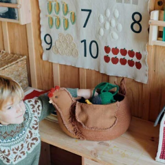 Cesto Chicken 48 x 32 x 29 cm - Lorena Canals - comprar online