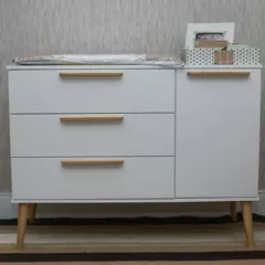 Cômoda infantil 3 gavetas e 1 porta Retrô Branco com Carvalho - loja online