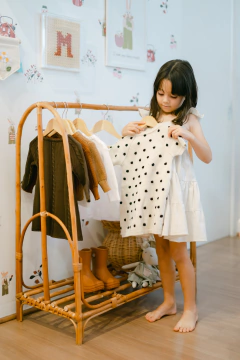 Imagem do Cabideiro/ Arara montessori em fibra natural