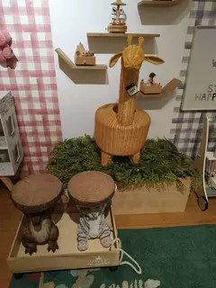 CESTO GIRAFA ORGANIZADOR DE BRINQUEDOS - CASA CAHAYA - Produção de móveis artesanais e sustentáveis em fibra natural