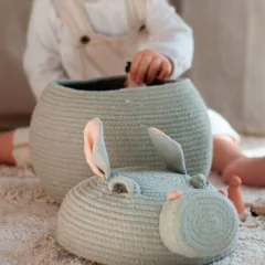 Cesto Henry the Hippo Ø 25 x 30 cm - Lorena Canals - CASA CAHAYA - Produção de móveis artesanais e sustentáveis em fibra natural