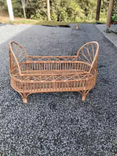 Cama boho infantil em fibra natural na internet