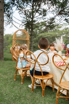 Mesa Cajueiro em fibra natural na internet