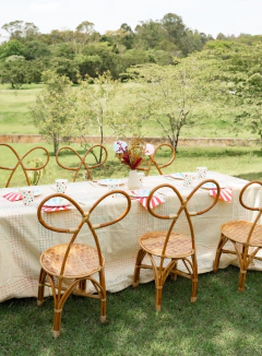 Mesa Cajueiro em fibra natural - CASA CAHAYA - Produção de móveis artesanais e sustentáveis em fibra natural