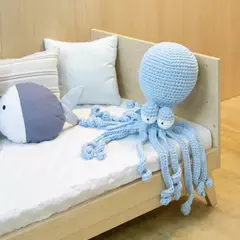 Berço de Bebê Americano Petit em MDF – Branco com Carvalho Malva - CASA CAHAYA - Produção de móveis artesanais e sustentáveis em fibra natural