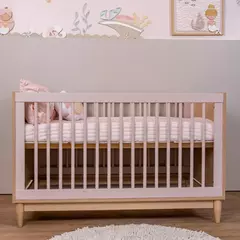 Berço Rosa 2 em 1 Linha Tomi Rosa com Carvalho Malva - CASA CAHAYA - Produção de móveis artesanais e sustentáveis em fibra natural