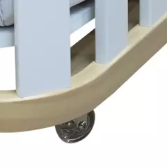 Mini Berço com Colchão e Rodízios Loop Branco com Madeira na internet