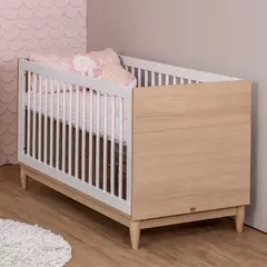 Berço 2 em 1 em MDF Branco com Carvalho Malva Linha Tomi - CASA CAHAYA - Produção de móveis artesanais e sustentáveis em fibra natural