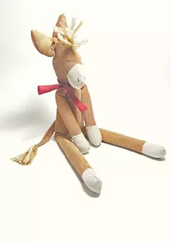 Cavalo Cândido em pelúcia com cachecol - comprar online