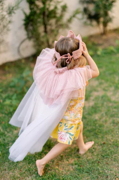 Fantasia Princesa Capa + Coroa - 3 opções de cores na internet