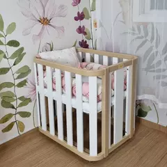 Mini Berço com Colchão e Rodízios Loop Branco com Madeira - comprar online