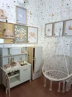 Quadro Borboleta Lilás com fundo branco - CASA CAHAYA - Produção de móveis artesanais e sustentáveis em fibra natural