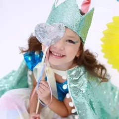 Fantasia Princesa Capa + Coroa - 5 opções de cores - comprar online