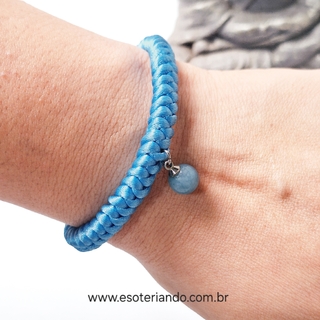 Pulseira de cordão azul com pingente de pedra