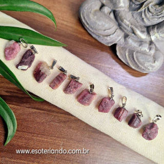 Pingente de Turmalina Rosa bruta P - atração material e amorosa