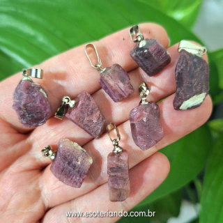 Pingente de Turmalina Rosa bruta P - atração material e amorosa