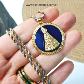 Colar nossa senhora Aparecida | Semi jóia | resina e aço | corrente mista Dourada e prateada| Azul