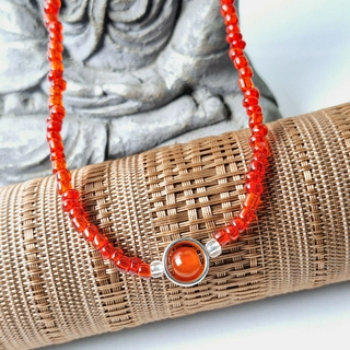 Choker de miçanga Vermelha e esfera de cornalina | 40cm + 5cm | Coragem e Vitalidade