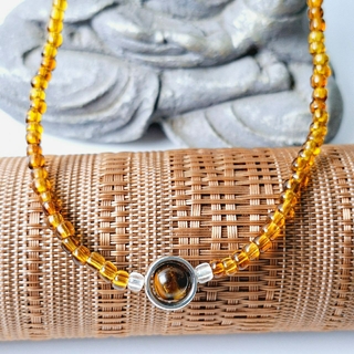 Choker de Miçanga marrom com esfera de pedra Olho de Tigre | 40cm + 5cm extensor | Contra mau olhado