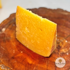 Queijo Maturado por 12 meses - Aiuruoca Tipo Grana - Paixoes de Minas