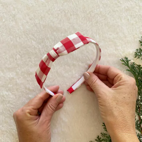 Tiara Natália | xadrez vermelho e branco